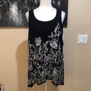 Alfani Woman Black and Silver Metallic Floral Asymmetrical Hem Swing Top-Size 1X